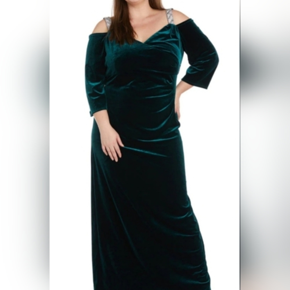 NWT! R&M Richards Green Velvet Gown With Rhinestone Shoulder Detail Plus